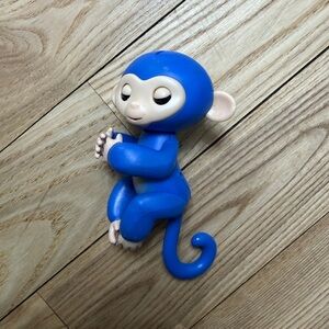 Fingerlings Interactive Monkey Blue Toy WowWee Electronic Pet
